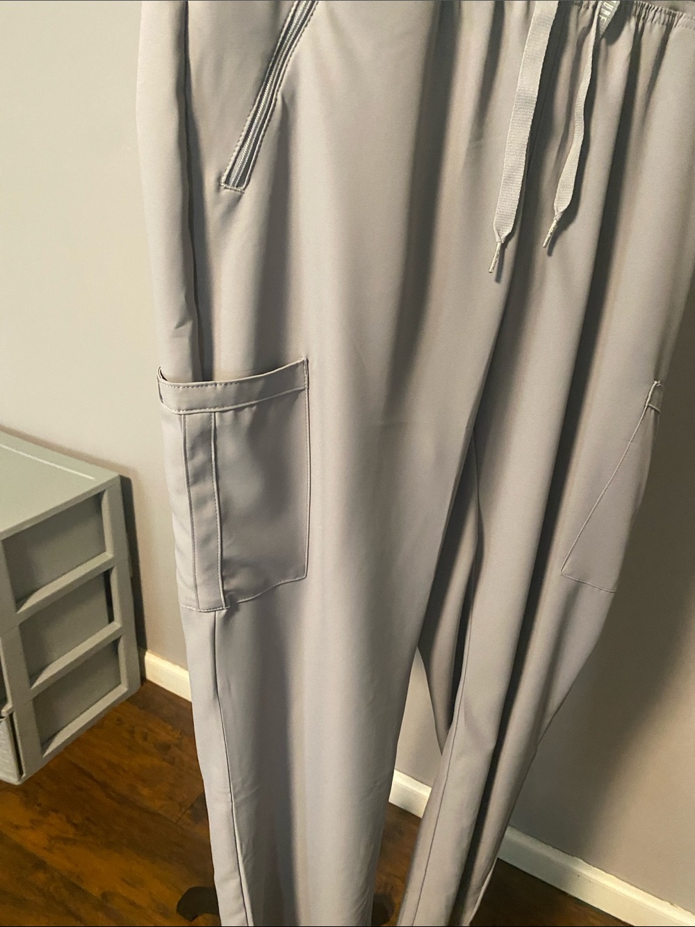 Med Couture Women's Scrub Top and Pants Set in Light Gray - Picture 5 of 10